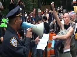 Polícia prende dezenas em protesto contra Wall Street em Boston